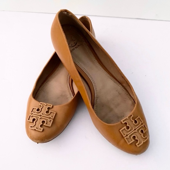 Tory Burch Handbags - Tory Burch Tan Flats 8.5